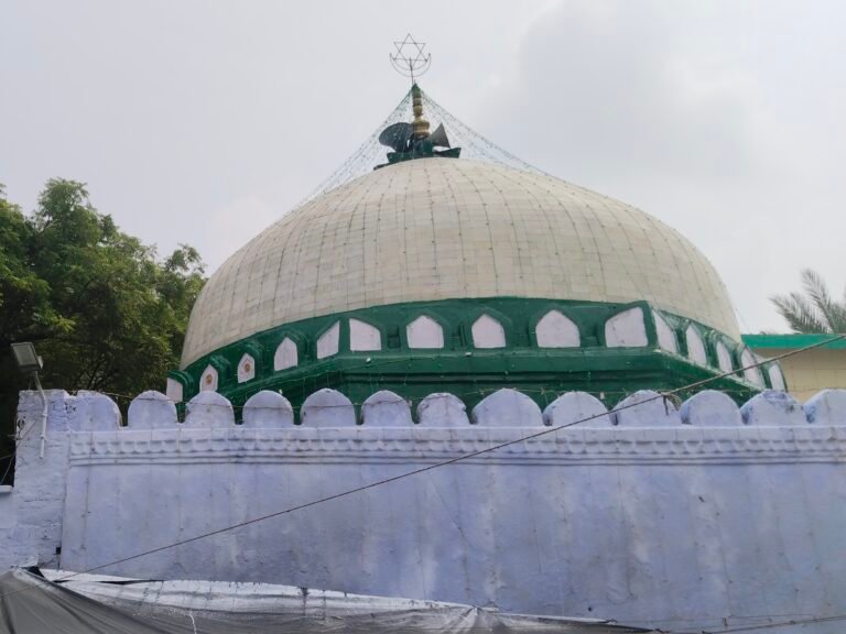 Makhdum Shah Ka Mazaar