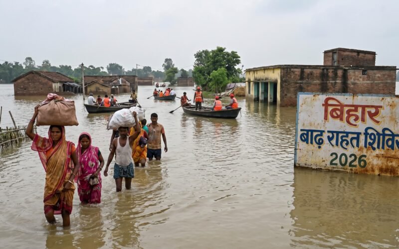 Bihar Flood 2026: 12 जिलों में बाढ़, 22 लाख लोग प्रभावित, Ganga Water Level, Relief & Latest Update